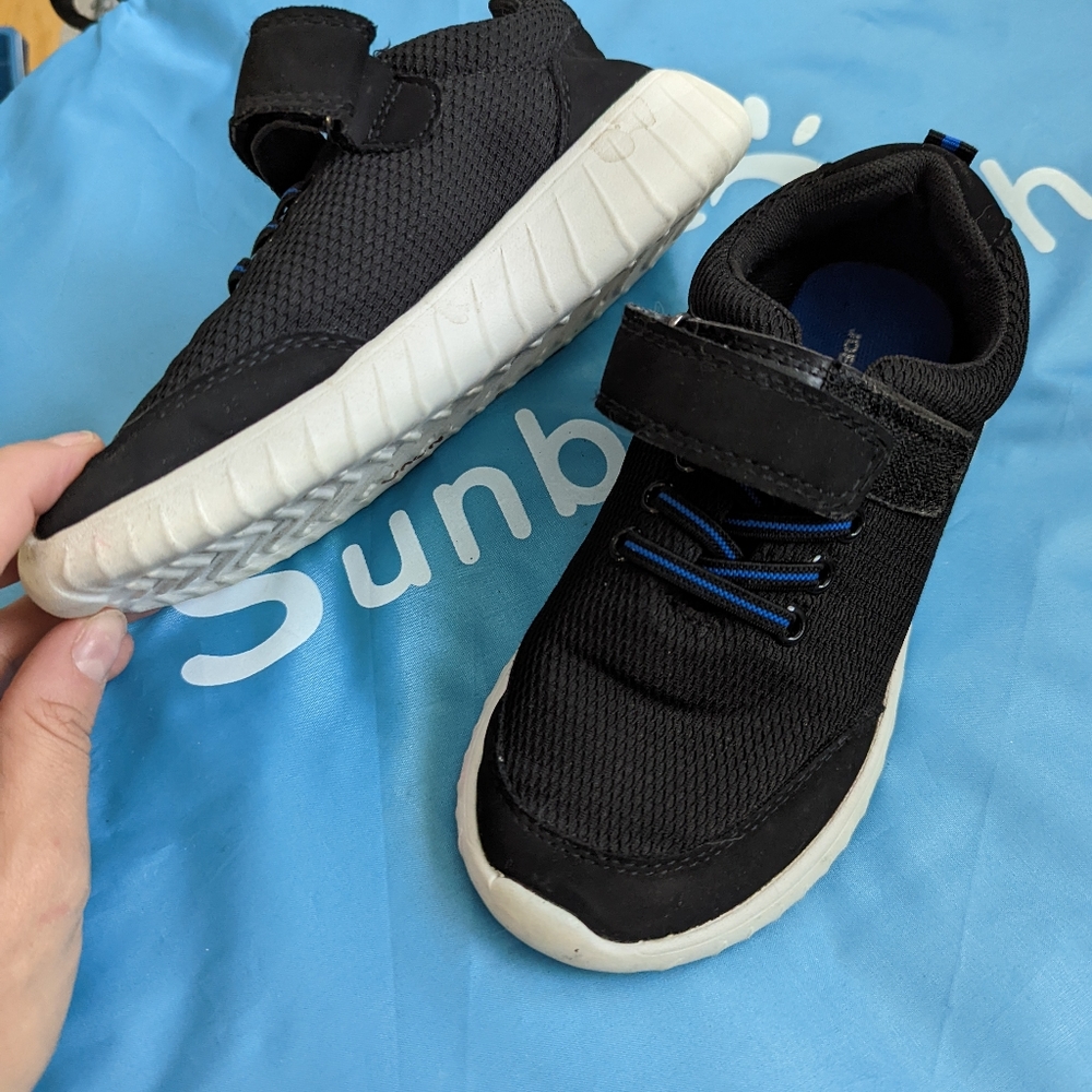 Size 13 youth joe fresh Runner
